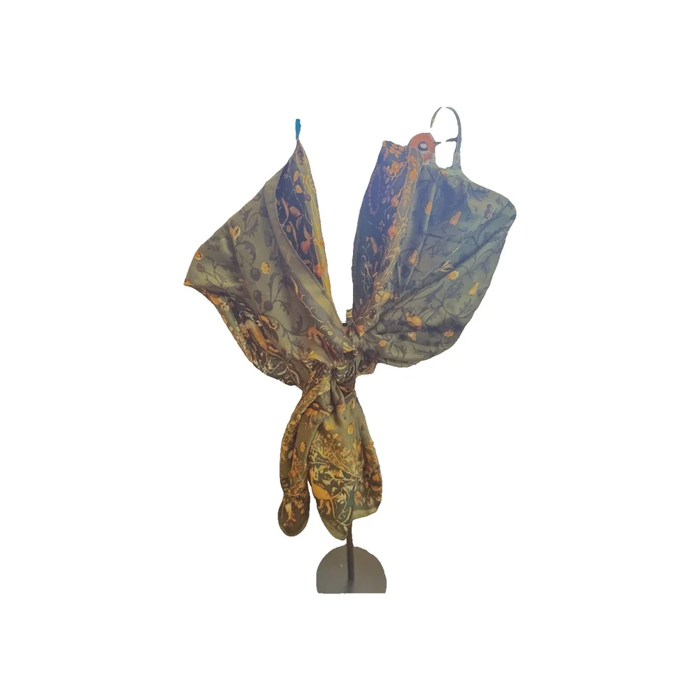 Scarf Bird & Animal Tapestry Print Green Silk-Feel Shawl New With Tags Si Na Yu